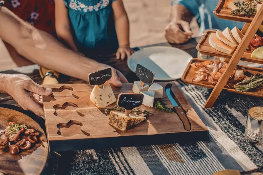 Acacia Cheese Board and Tools Set U17040