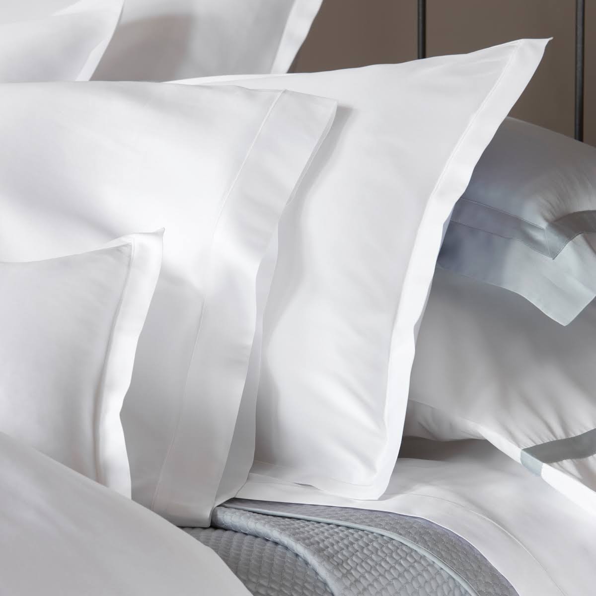 White Queen Fitted Sheet F4907
