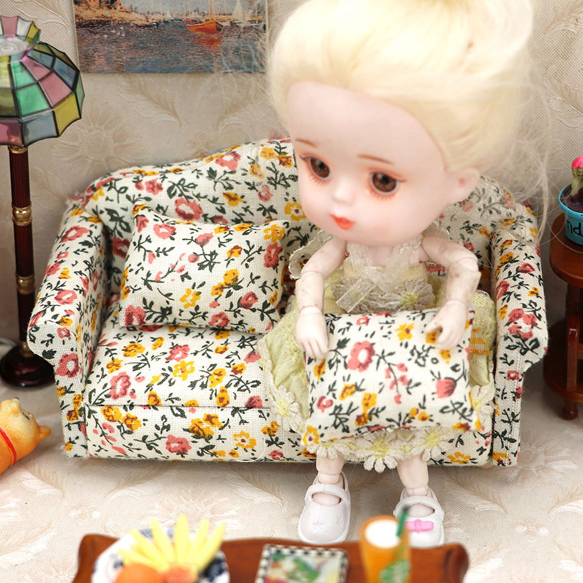 Miniature Dollhouse Couch with Pillow M5574