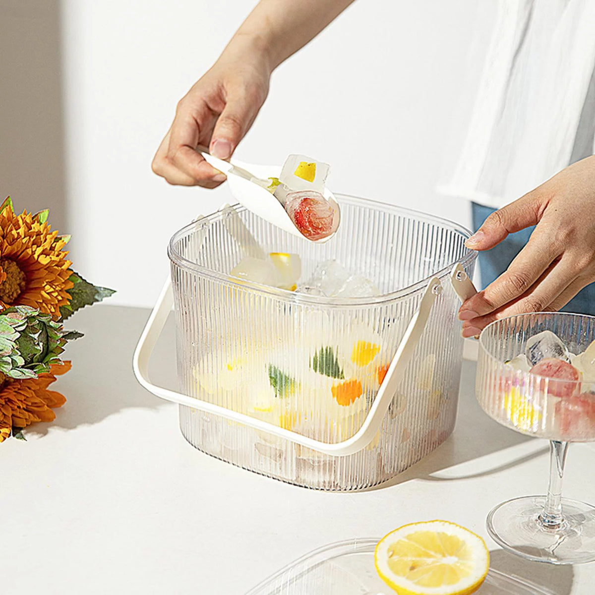 Clear Ice Bucket with Lid H624693