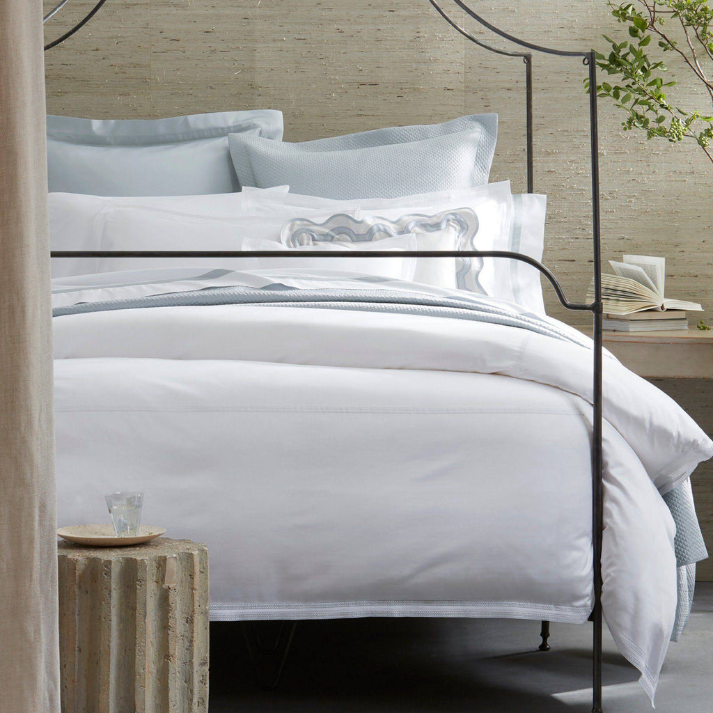 White Queen Fitted Sheet F4907