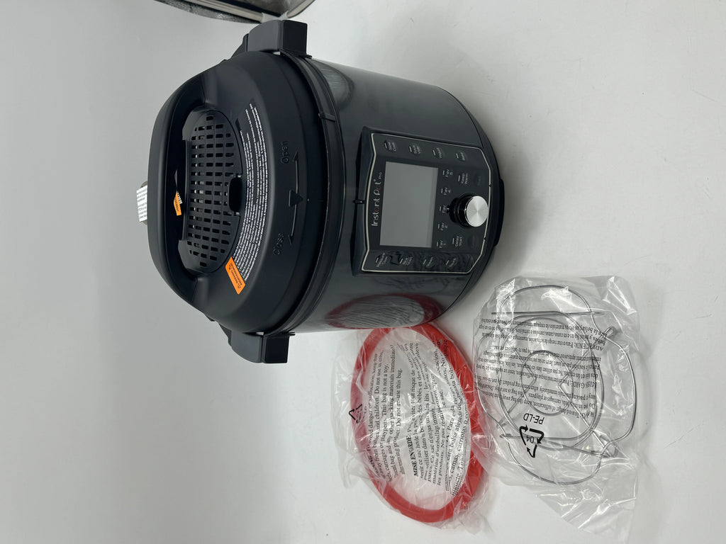 10-in-1 6 Quart Black Pressure Cooker Slow Cooker D2107