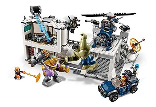 LEGO Marvel Avengers Building Set (699 Pieces) I6751