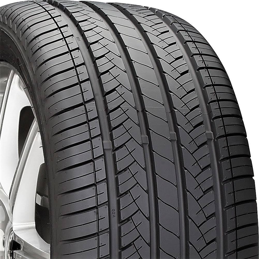 225/40R19 93W Tire C201792