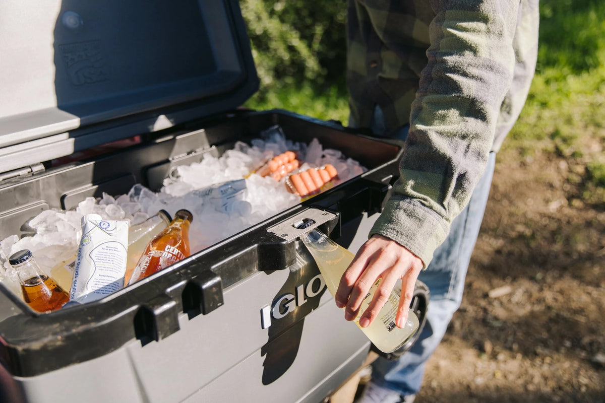 72 Quart Ice Chest Cooler with Wheels E23297